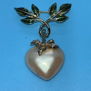 Joan Rivers Faux Pearl Puffy Heart Dangle gold pin brooch